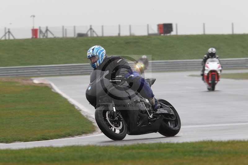 Motorcycle action photographs;Trackday digital images;event digital images;eventdigitalimages;no limits trackday;peter wileman photography;snetterton;snetterton circuit norfolk;snetterton photographs;trackday;trackday photos