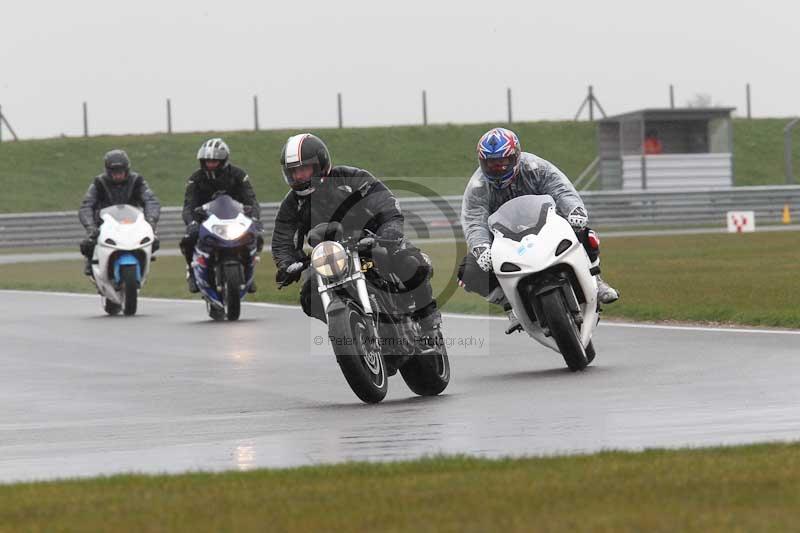 Motorcycle action photographs;Trackday digital images;event digital images;eventdigitalimages;no limits trackday;peter wileman photography;snetterton;snetterton circuit norfolk;snetterton photographs;trackday;trackday photos