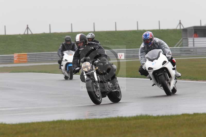 Motorcycle action photographs;Trackday digital images;event digital images;eventdigitalimages;no limits trackday;peter wileman photography;snetterton;snetterton circuit norfolk;snetterton photographs;trackday;trackday photos