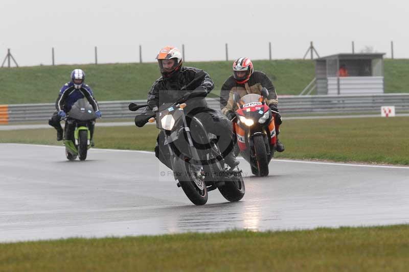 Motorcycle action photographs;Trackday digital images;event digital images;eventdigitalimages;no limits trackday;peter wileman photography;snetterton;snetterton circuit norfolk;snetterton photographs;trackday;trackday photos