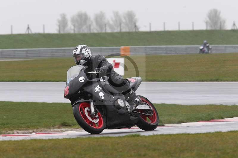 Motorcycle action photographs;Trackday digital images;event digital images;eventdigitalimages;no limits trackday;peter wileman photography;snetterton;snetterton circuit norfolk;snetterton photographs;trackday;trackday photos