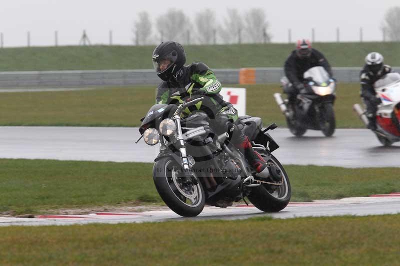 Motorcycle action photographs;Trackday digital images;event digital images;eventdigitalimages;no limits trackday;peter wileman photography;snetterton;snetterton circuit norfolk;snetterton photographs;trackday;trackday photos