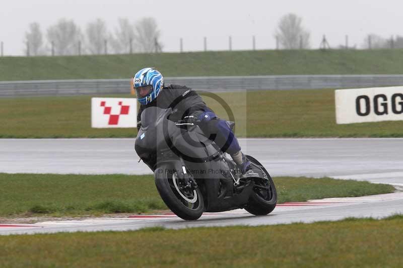 Motorcycle action photographs;Trackday digital images;event digital images;eventdigitalimages;no limits trackday;peter wileman photography;snetterton;snetterton circuit norfolk;snetterton photographs;trackday;trackday photos