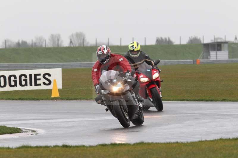 Motorcycle action photographs;Trackday digital images;event digital images;eventdigitalimages;no limits trackday;peter wileman photography;snetterton;snetterton circuit norfolk;snetterton photographs;trackday;trackday photos