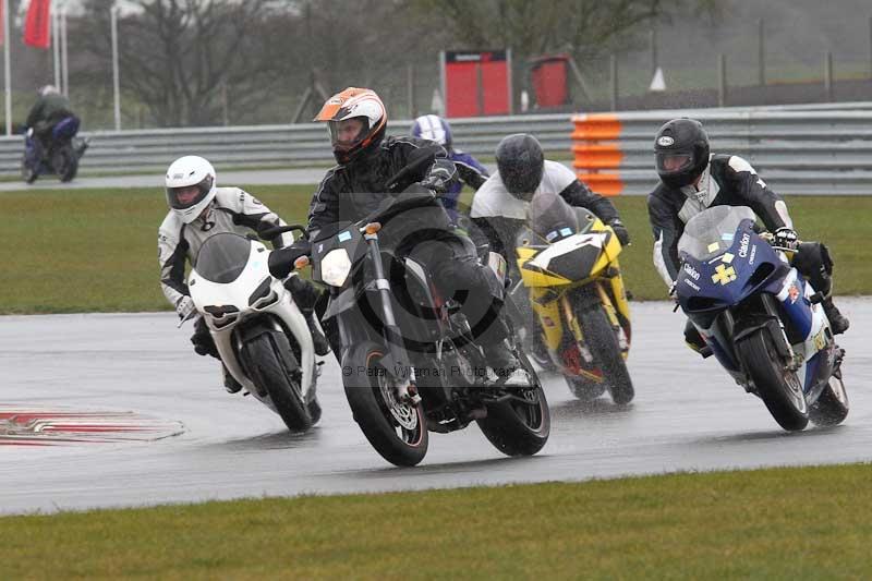 Motorcycle action photographs;Trackday digital images;event digital images;eventdigitalimages;no limits trackday;peter wileman photography;snetterton;snetterton circuit norfolk;snetterton photographs;trackday;trackday photos