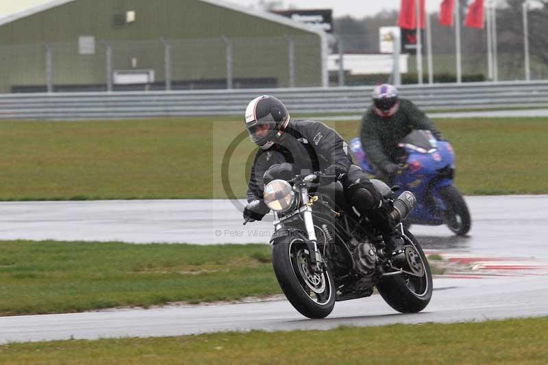 Motorcycle action photographs;Trackday digital images;event digital images;eventdigitalimages;no limits trackday;peter wileman photography;snetterton;snetterton circuit norfolk;snetterton photographs;trackday;trackday photos