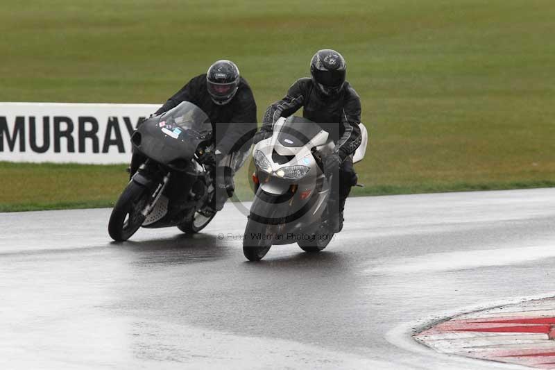 Motorcycle action photographs;Trackday digital images;event digital images;eventdigitalimages;no limits trackday;peter wileman photography;snetterton;snetterton circuit norfolk;snetterton photographs;trackday;trackday photos