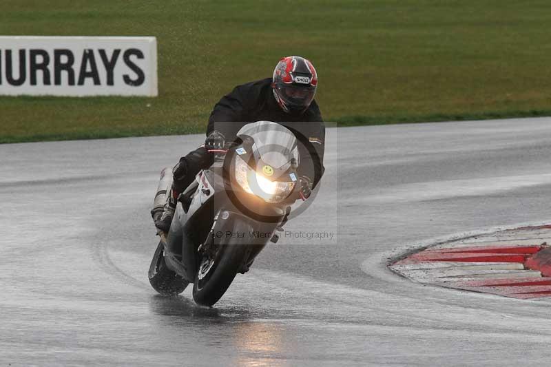 Motorcycle action photographs;Trackday digital images;event digital images;eventdigitalimages;no limits trackday;peter wileman photography;snetterton;snetterton circuit norfolk;snetterton photographs;trackday;trackday photos