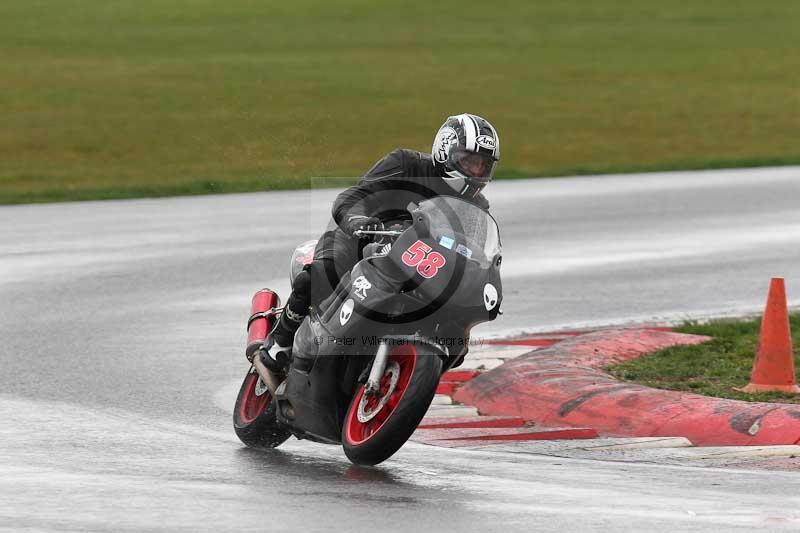 Motorcycle action photographs;Trackday digital images;event digital images;eventdigitalimages;no limits trackday;peter wileman photography;snetterton;snetterton circuit norfolk;snetterton photographs;trackday;trackday photos