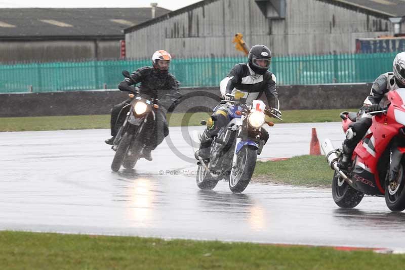 Motorcycle action photographs;Trackday digital images;event digital images;eventdigitalimages;no limits trackday;peter wileman photography;snetterton;snetterton circuit norfolk;snetterton photographs;trackday;trackday photos