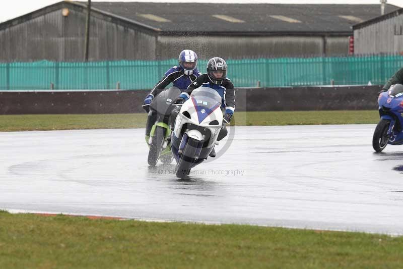 Motorcycle action photographs;Trackday digital images;event digital images;eventdigitalimages;no limits trackday;peter wileman photography;snetterton;snetterton circuit norfolk;snetterton photographs;trackday;trackday photos