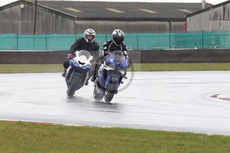 Motorcycle action photographs;Trackday digital images;event digital images;eventdigitalimages;no limits trackday;peter wileman photography;snetterton;snetterton circuit norfolk;snetterton photographs;trackday;trackday photos