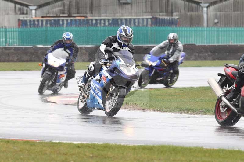 Motorcycle action photographs;Trackday digital images;event digital images;eventdigitalimages;no limits trackday;peter wileman photography;snetterton;snetterton circuit norfolk;snetterton photographs;trackday;trackday photos