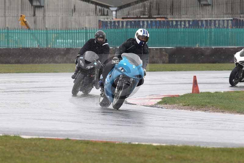 Motorcycle action photographs;Trackday digital images;event digital images;eventdigitalimages;no limits trackday;peter wileman photography;snetterton;snetterton circuit norfolk;snetterton photographs;trackday;trackday photos