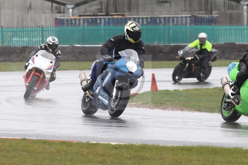 Motorcycle action photographs;Trackday digital images;event digital images;eventdigitalimages;no limits trackday;peter wileman photography;snetterton;snetterton circuit norfolk;snetterton photographs;trackday;trackday photos