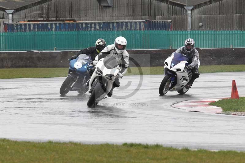 Motorcycle action photographs;Trackday digital images;event digital images;eventdigitalimages;no limits trackday;peter wileman photography;snetterton;snetterton circuit norfolk;snetterton photographs;trackday;trackday photos