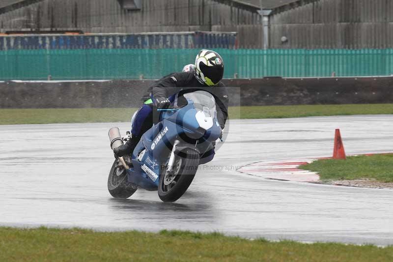 Motorcycle action photographs;Trackday digital images;event digital images;eventdigitalimages;no limits trackday;peter wileman photography;snetterton;snetterton circuit norfolk;snetterton photographs;trackday;trackday photos