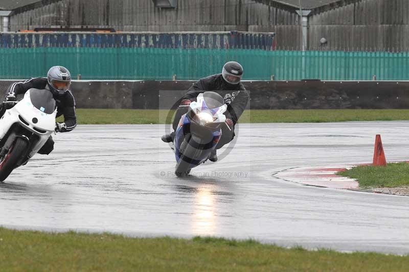 Motorcycle action photographs;Trackday digital images;event digital images;eventdigitalimages;no limits trackday;peter wileman photography;snetterton;snetterton circuit norfolk;snetterton photographs;trackday;trackday photos