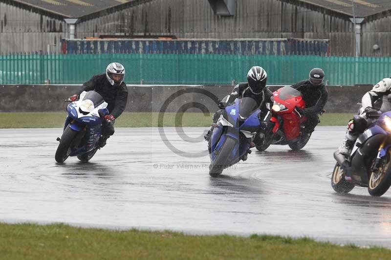 Motorcycle action photographs;Trackday digital images;event digital images;eventdigitalimages;no limits trackday;peter wileman photography;snetterton;snetterton circuit norfolk;snetterton photographs;trackday;trackday photos