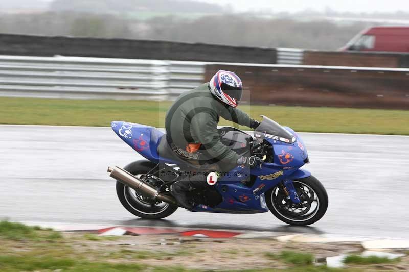 Motorcycle action photographs;Trackday digital images;event digital images;eventdigitalimages;no limits trackday;peter wileman photography;snetterton;snetterton circuit norfolk;snetterton photographs;trackday;trackday photos