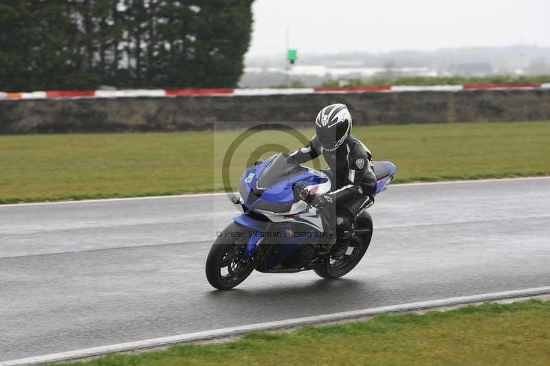 Motorcycle action photographs;Trackday digital images;event digital images;eventdigitalimages;no limits trackday;peter wileman photography;snetterton;snetterton circuit norfolk;snetterton photographs;trackday;trackday photos