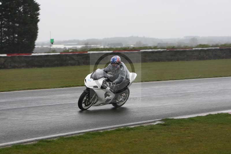 Motorcycle action photographs;Trackday digital images;event digital images;eventdigitalimages;no limits trackday;peter wileman photography;snetterton;snetterton circuit norfolk;snetterton photographs;trackday;trackday photos