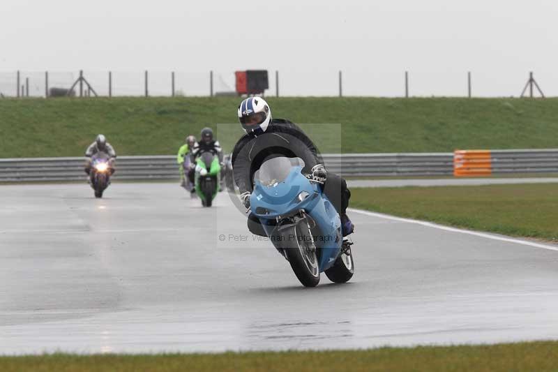 Motorcycle action photographs;Trackday digital images;event digital images;eventdigitalimages;no limits trackday;peter wileman photography;snetterton;snetterton circuit norfolk;snetterton photographs;trackday;trackday photos