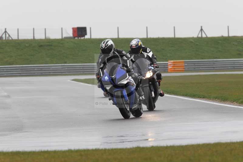 Motorcycle action photographs;Trackday digital images;event digital images;eventdigitalimages;no limits trackday;peter wileman photography;snetterton;snetterton circuit norfolk;snetterton photographs;trackday;trackday photos