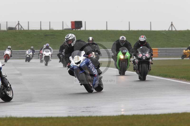 Motorcycle action photographs;Trackday digital images;event digital images;eventdigitalimages;no limits trackday;peter wileman photography;snetterton;snetterton circuit norfolk;snetterton photographs;trackday;trackday photos