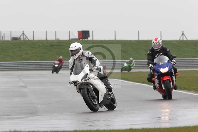 Motorcycle action photographs;Trackday digital images;event digital images;eventdigitalimages;no limits trackday;peter wileman photography;snetterton;snetterton circuit norfolk;snetterton photographs;trackday;trackday photos