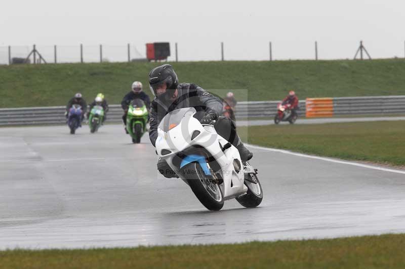 Motorcycle action photographs;Trackday digital images;event digital images;eventdigitalimages;no limits trackday;peter wileman photography;snetterton;snetterton circuit norfolk;snetterton photographs;trackday;trackday photos