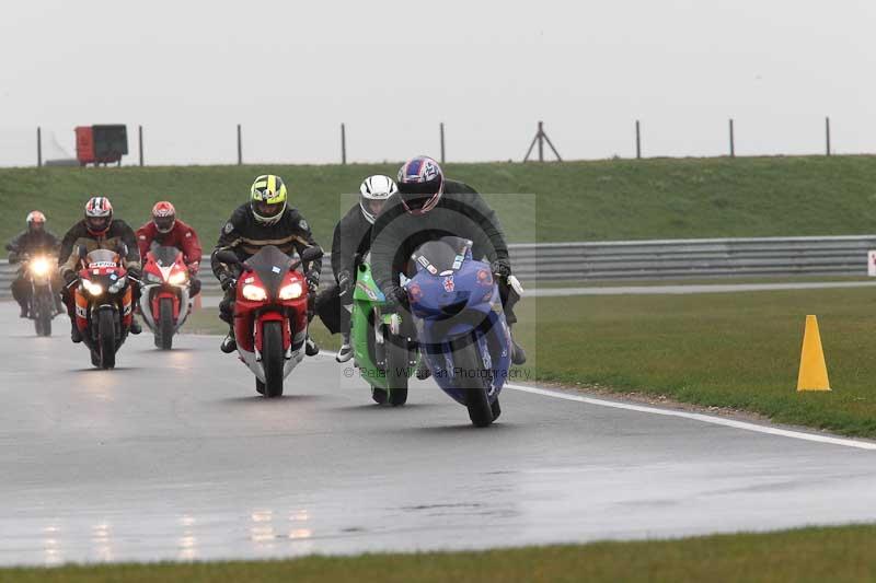 Motorcycle action photographs;Trackday digital images;event digital images;eventdigitalimages;no limits trackday;peter wileman photography;snetterton;snetterton circuit norfolk;snetterton photographs;trackday;trackday photos