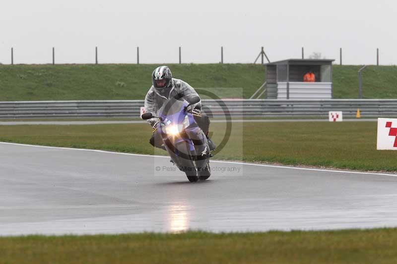 Motorcycle action photographs;Trackday digital images;event digital images;eventdigitalimages;no limits trackday;peter wileman photography;snetterton;snetterton circuit norfolk;snetterton photographs;trackday;trackday photos