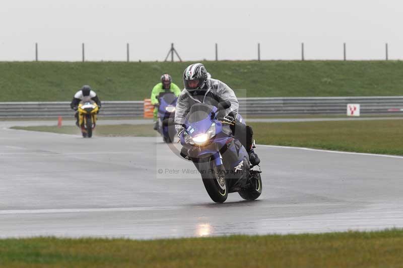 Motorcycle action photographs;Trackday digital images;event digital images;eventdigitalimages;no limits trackday;peter wileman photography;snetterton;snetterton circuit norfolk;snetterton photographs;trackday;trackday photos