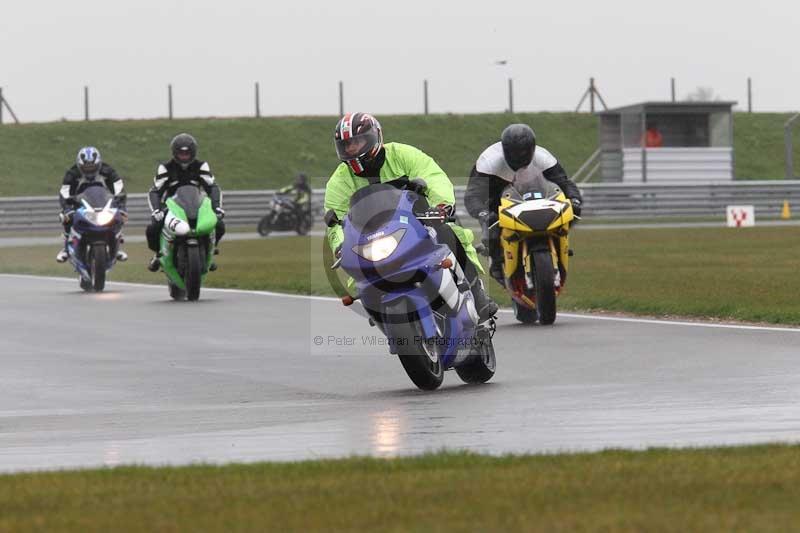 Motorcycle action photographs;Trackday digital images;event digital images;eventdigitalimages;no limits trackday;peter wileman photography;snetterton;snetterton circuit norfolk;snetterton photographs;trackday;trackday photos