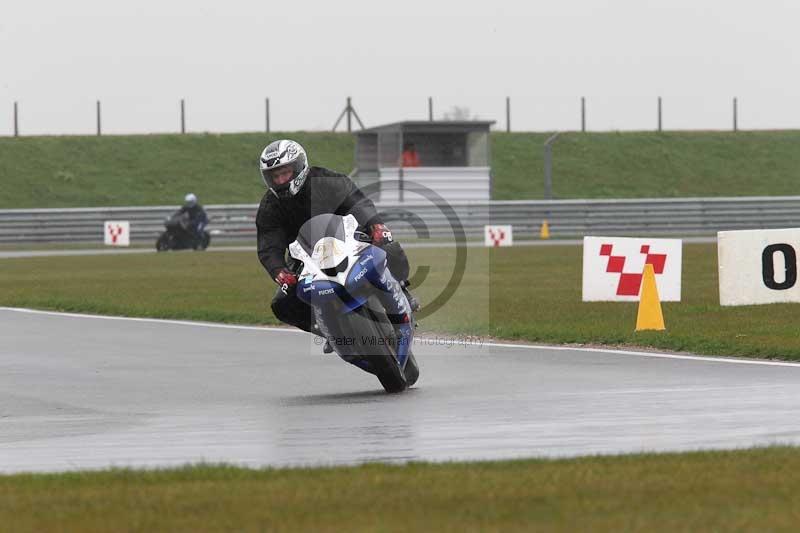 Motorcycle action photographs;Trackday digital images;event digital images;eventdigitalimages;no limits trackday;peter wileman photography;snetterton;snetterton circuit norfolk;snetterton photographs;trackday;trackday photos