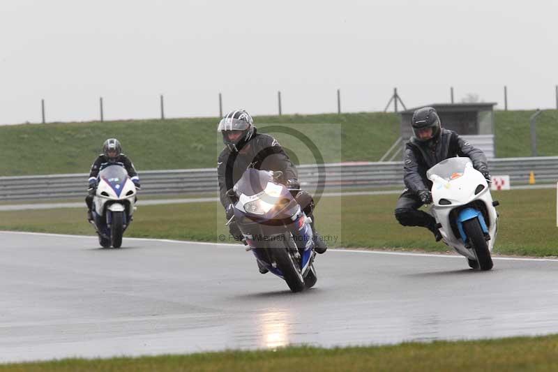 Motorcycle action photographs;Trackday digital images;event digital images;eventdigitalimages;no limits trackday;peter wileman photography;snetterton;snetterton circuit norfolk;snetterton photographs;trackday;trackday photos