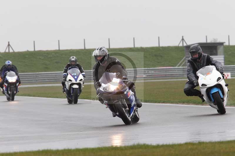 Motorcycle action photographs;Trackday digital images;event digital images;eventdigitalimages;no limits trackday;peter wileman photography;snetterton;snetterton circuit norfolk;snetterton photographs;trackday;trackday photos