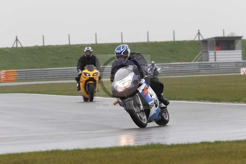 Motorcycle action photographs;Trackday digital images;event digital images;eventdigitalimages;no limits trackday;peter wileman photography;snetterton;snetterton circuit norfolk;snetterton photographs;trackday;trackday photos