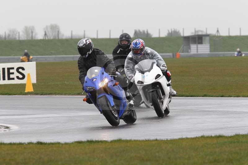 Motorcycle action photographs;Trackday digital images;event digital images;eventdigitalimages;no limits trackday;peter wileman photography;snetterton;snetterton circuit norfolk;snetterton photographs;trackday;trackday photos