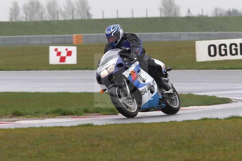 Motorcycle action photographs;Trackday digital images;event digital images;eventdigitalimages;no limits trackday;peter wileman photography;snetterton;snetterton circuit norfolk;snetterton photographs;trackday;trackday photos