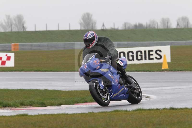 Motorcycle action photographs;Trackday digital images;event digital images;eventdigitalimages;no limits trackday;peter wileman photography;snetterton;snetterton circuit norfolk;snetterton photographs;trackday;trackday photos