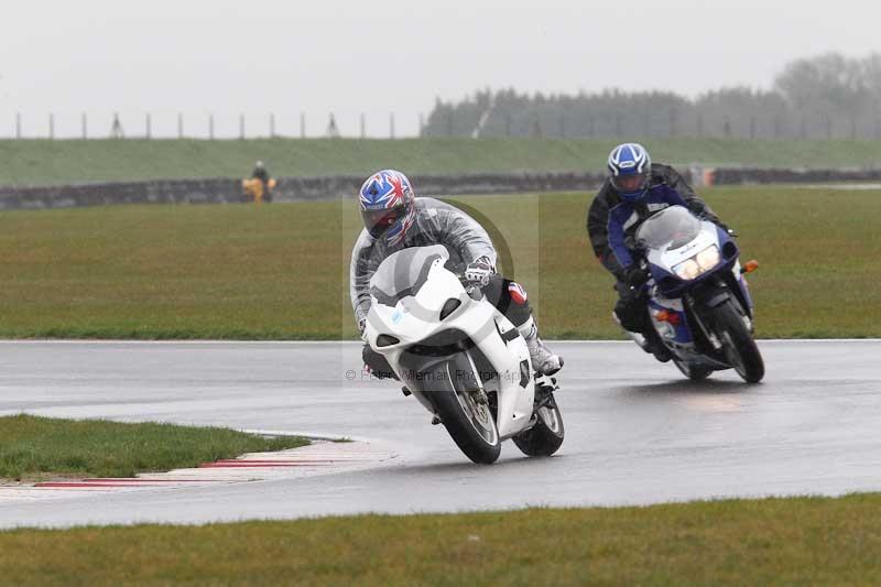 Motorcycle action photographs;Trackday digital images;event digital images;eventdigitalimages;no limits trackday;peter wileman photography;snetterton;snetterton circuit norfolk;snetterton photographs;trackday;trackday photos