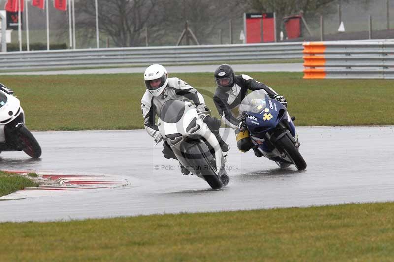 Motorcycle action photographs;Trackday digital images;event digital images;eventdigitalimages;no limits trackday;peter wileman photography;snetterton;snetterton circuit norfolk;snetterton photographs;trackday;trackday photos