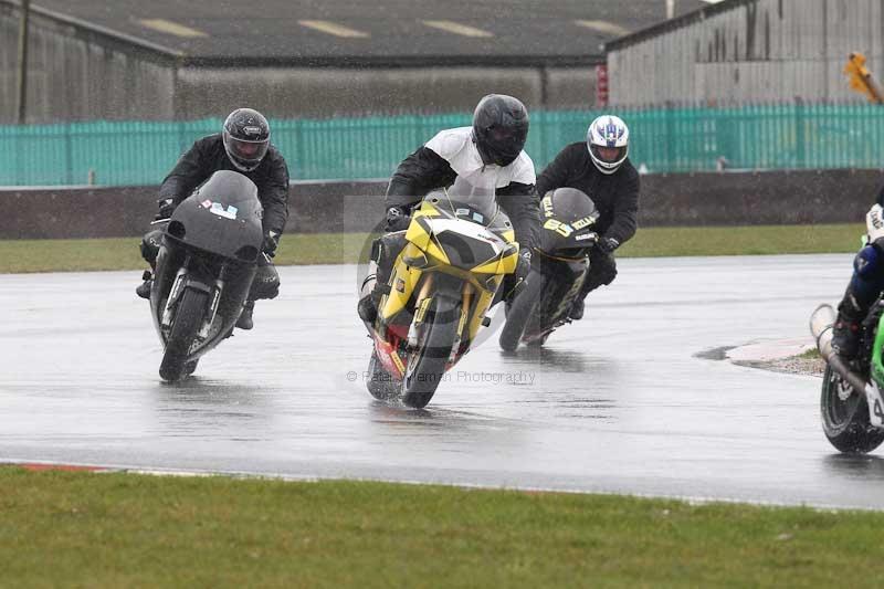 Motorcycle action photographs;Trackday digital images;event digital images;eventdigitalimages;no limits trackday;peter wileman photography;snetterton;snetterton circuit norfolk;snetterton photographs;trackday;trackday photos