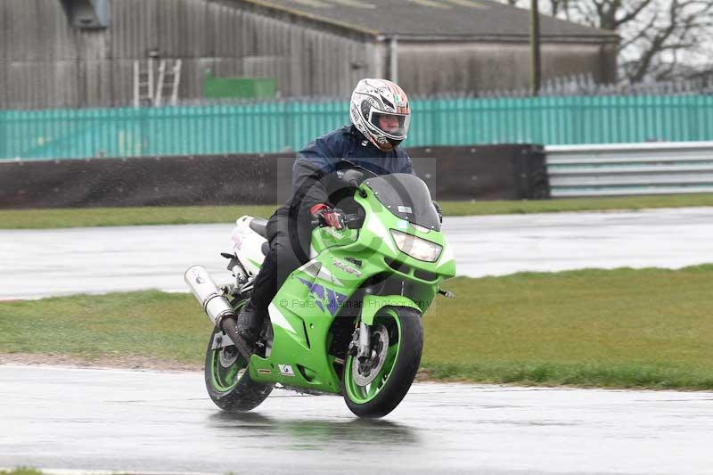 Motorcycle action photographs;Trackday digital images;event digital images;eventdigitalimages;no limits trackday;peter wileman photography;snetterton;snetterton circuit norfolk;snetterton photographs;trackday;trackday photos