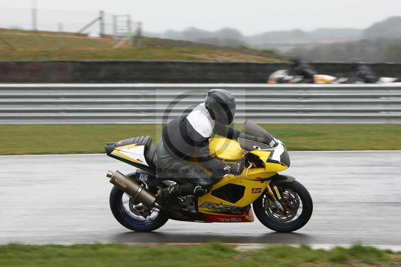 Motorcycle action photographs;Trackday digital images;event digital images;eventdigitalimages;no limits trackday;peter wileman photography;snetterton;snetterton circuit norfolk;snetterton photographs;trackday;trackday photos