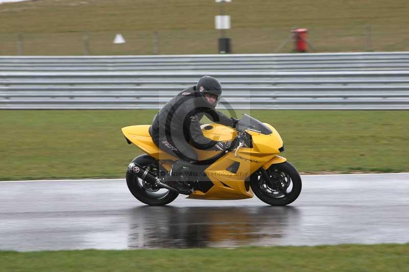 Motorcycle action photographs;Trackday digital images;event digital images;eventdigitalimages;no limits trackday;peter wileman photography;snetterton;snetterton circuit norfolk;snetterton photographs;trackday;trackday photos