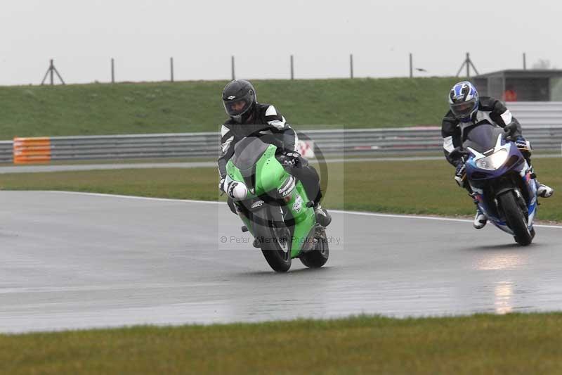 Motorcycle action photographs;Trackday digital images;event digital images;eventdigitalimages;no limits trackday;peter wileman photography;snetterton;snetterton circuit norfolk;snetterton photographs;trackday;trackday photos