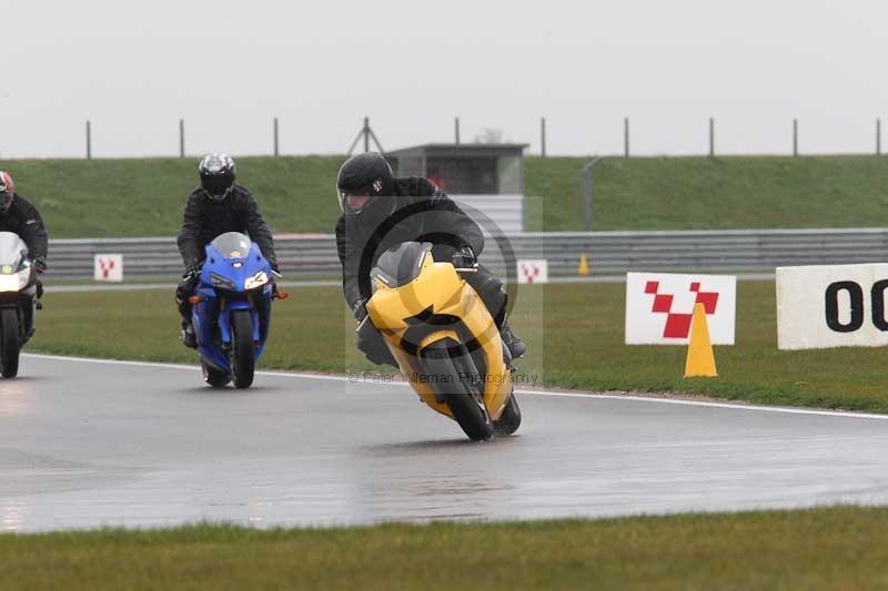 Motorcycle action photographs;Trackday digital images;event digital images;eventdigitalimages;no limits trackday;peter wileman photography;snetterton;snetterton circuit norfolk;snetterton photographs;trackday;trackday photos